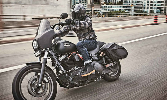 Essential Street Riding Gear for Motorcycle Commuters